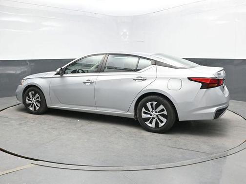 Brilliant Silver Metallic 2021 Nissan Altima S FWD
