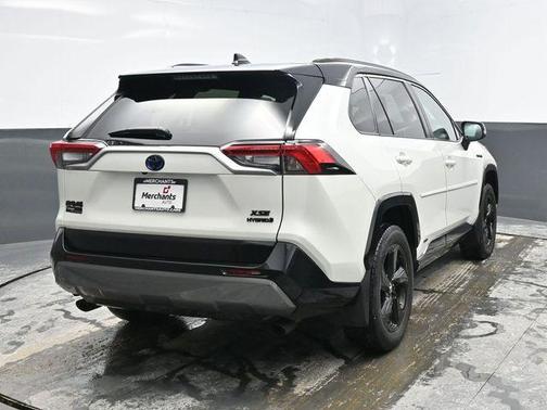 2021 Toyota RAV4 Hybrid SE