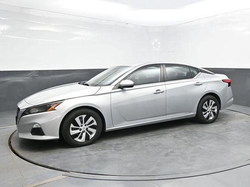 2022 Nissan Altima S FWD