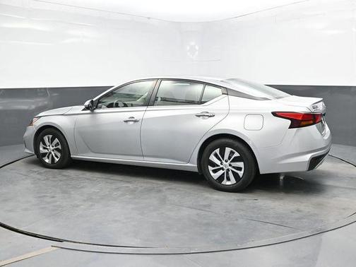 2022 Nissan Altima S FWD