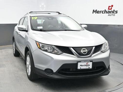 Brilliant Silver Metallic 2019 Nissan Rogue Sport SV
