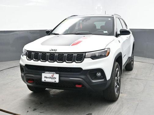 Bright White Clearcoat 2025 Jeep Compass Trailhawk