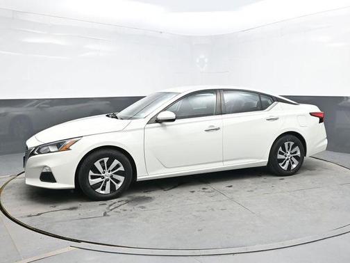 Glacier White 2021 Nissan Altima S FWD