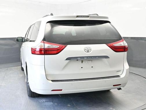 2018 Toyota Sienna Limited Premium