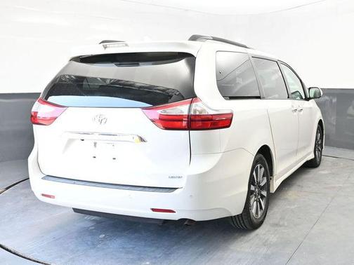 2018 Toyota Sienna Limited Premium