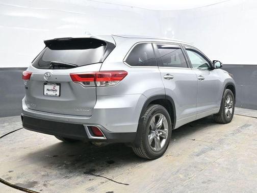 2019 Toyota Highlander Limited Platinum