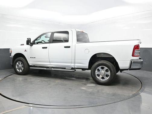 2023 RAM 2500 Big Horn Crew Cab 4x4 6'4' Box