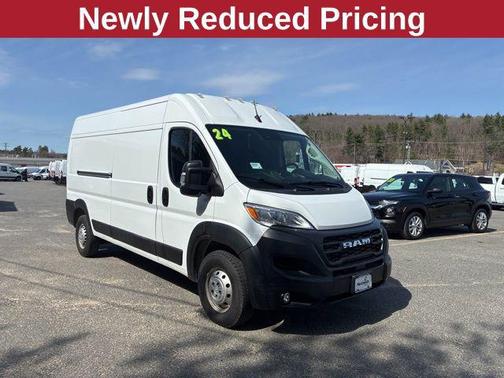 Bright White Clearcoat 2024 RAM ProMaster 2500 Tradesman