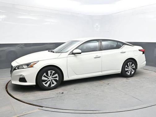 Glacier White 2021 Nissan Altima S FWD