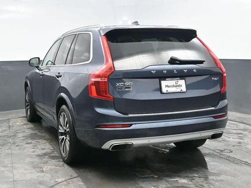 2020 Volvo XC90 T6 Momentum