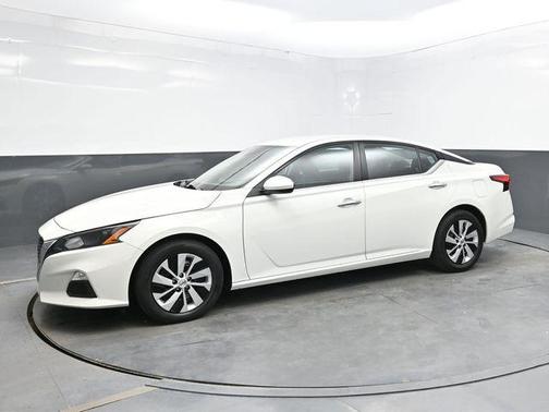 2022 Nissan Altima S FWD
