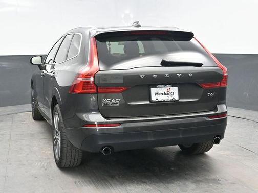 Gray Metallic 2019 Volvo XC60 T6 Momentum