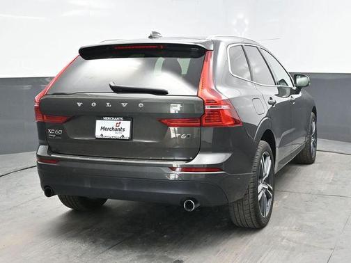 Gray Metallic 2019 Volvo XC60 T6 Momentum