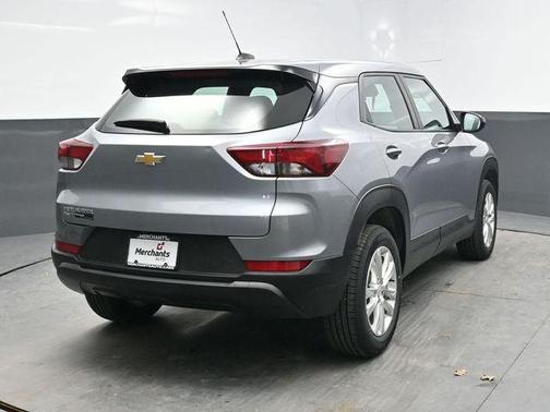 Sterling Gray Metallic 2023 Chevrolet Trailblazer LS