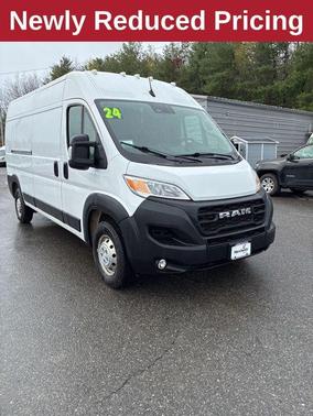 Bright White Clearcoat 2024 RAM ProMaster 2500 Tradesman