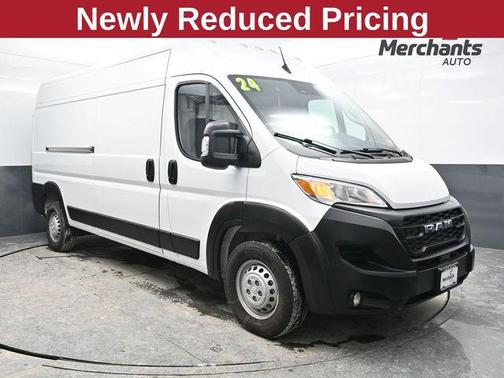 Bright White Clearcoat 2024 RAM ProMaster 2500 Tradesman
