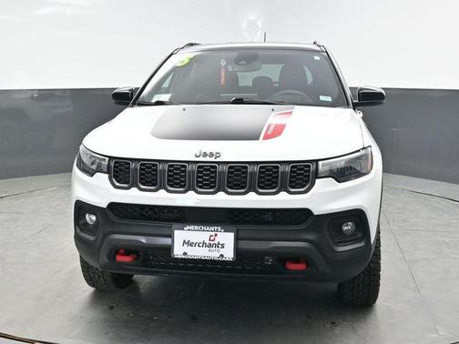 Bright White Clearcoat 2025 Jeep Compass Trailhawk