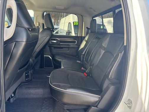 2024 RAM 2500 Laramie Crew Cab 4x4 6'4' Box