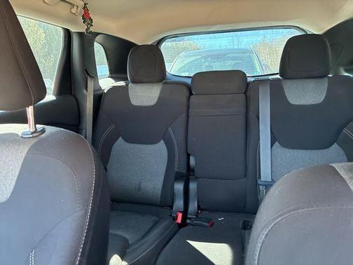 2014 Jeep Cherokee Sport