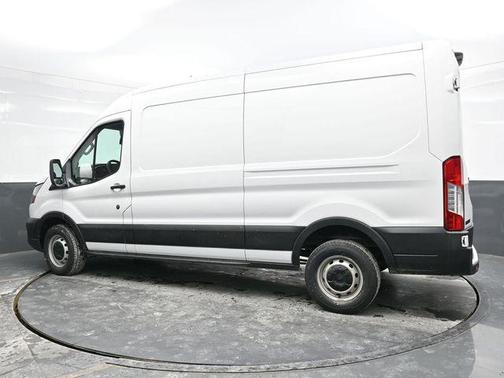 2022 Ford Transit-250 Base