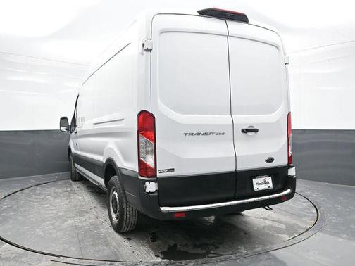 2022 Ford Transit-250 Base