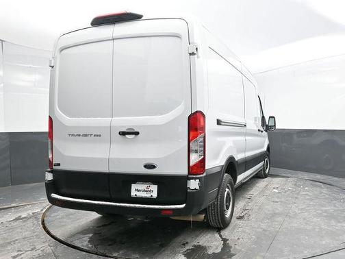 2022 Ford Transit-250 Base