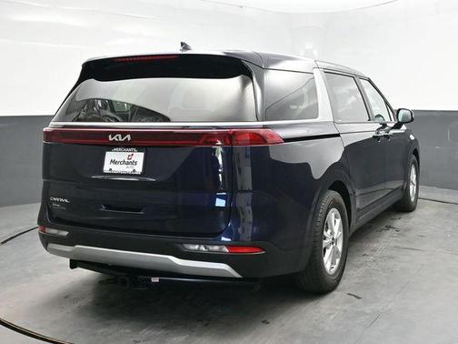 2023 Kia Carnival LX