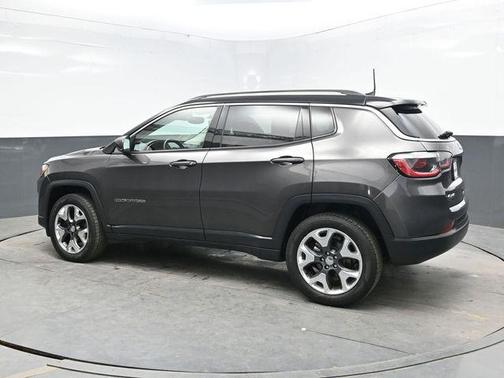 Granite Crystal Metallic Clearcoat 2018 Jeep Compass Limited