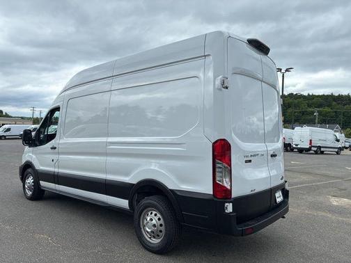 2022 Ford Transit-250 Base