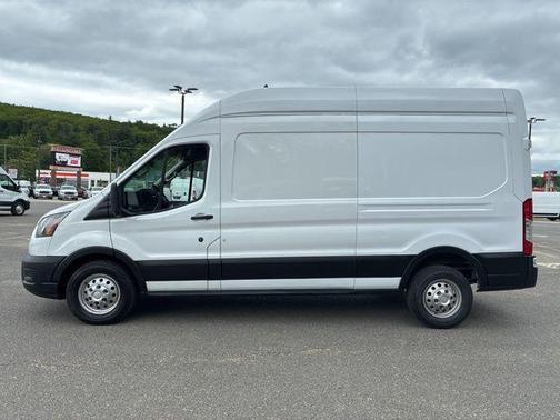 2022 Ford Transit-250 Base