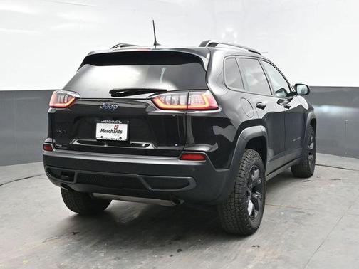 Diamond Black Crystal Pearlcoat 2020 Jeep Cherokee Upland 4x4