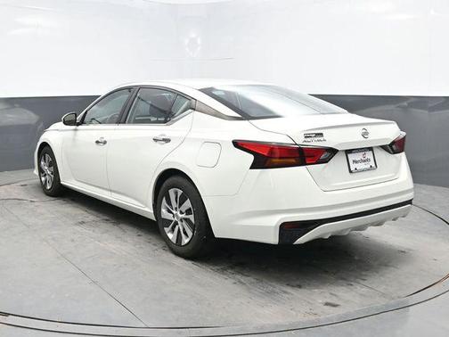 Glacier White 2021 Nissan Altima S FWD