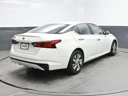 Glacier White 2021 Nissan Altima S FWD