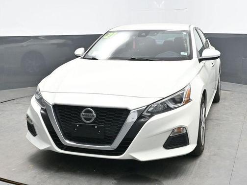 Glacier White 2021 Nissan Altima S FWD