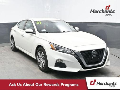 Glacier White 2021 Nissan Altima S FWD