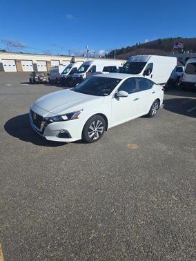 Glacier White 2021 Nissan Altima S FWD