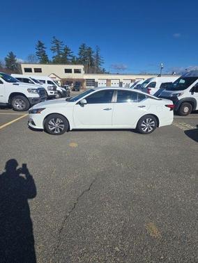 Glacier White 2021 Nissan Altima S FWD