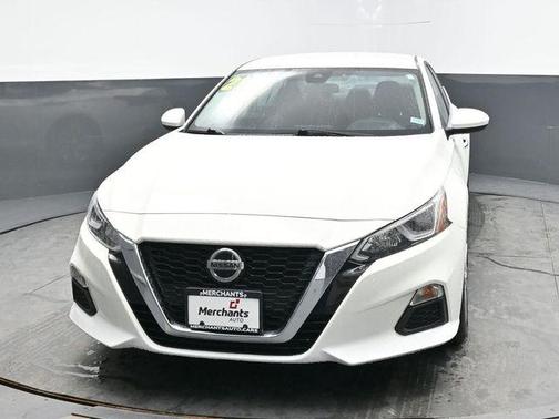 Glacier White 2021 Nissan Altima S FWD