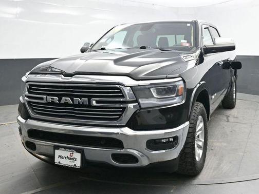 Diamond Black Crystal Pearlcoat 2020 RAM 1500 Laramie