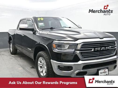 Diamond Black Crystal Pearlcoat 2020 RAM 1500 Laramie