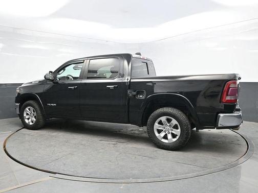 Diamond Black Crystal Pearlcoat 2020 RAM 1500 Laramie