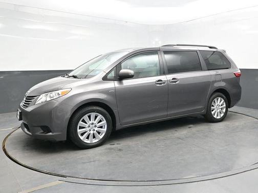 2017 Toyota Sienna LE