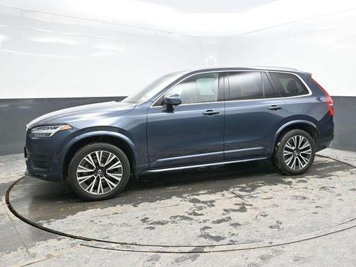 2020 Volvo XC90 T6 Momentum