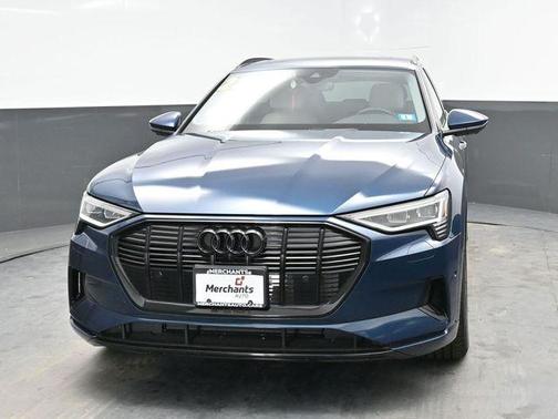 2022 Audi e-tron Premium Plus