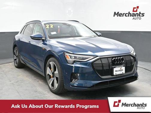2022 Audi e-tron Premium Plus