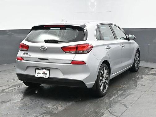 Symphony Air Silver 2018 Hyundai Elantra GT Base