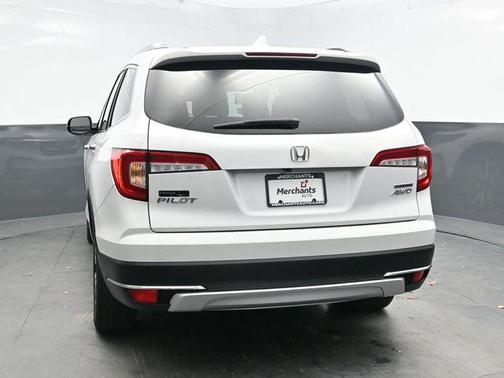 2022 Honda Pilot Touring 8-Passenger