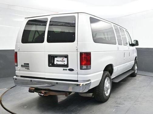 2013 Ford E350 Super Duty XLT