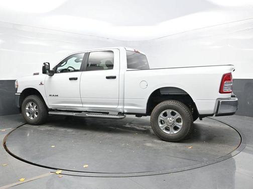 2023 RAM 2500 Big Horn Crew Cab 4x4 6'4' Box