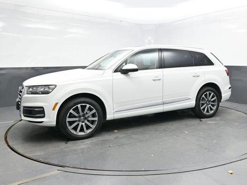 2019 Audi Q7 55 Premium Plus